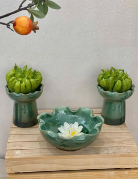 Bát nước phong thủy trước bàn Thần Tài